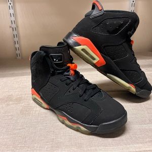 Size 5.5Y - Jordan 6 Retro Mid Infrared